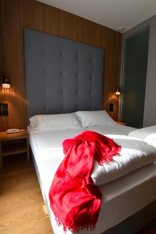 Hotel Virgilio Riva del Garda Esterno foto