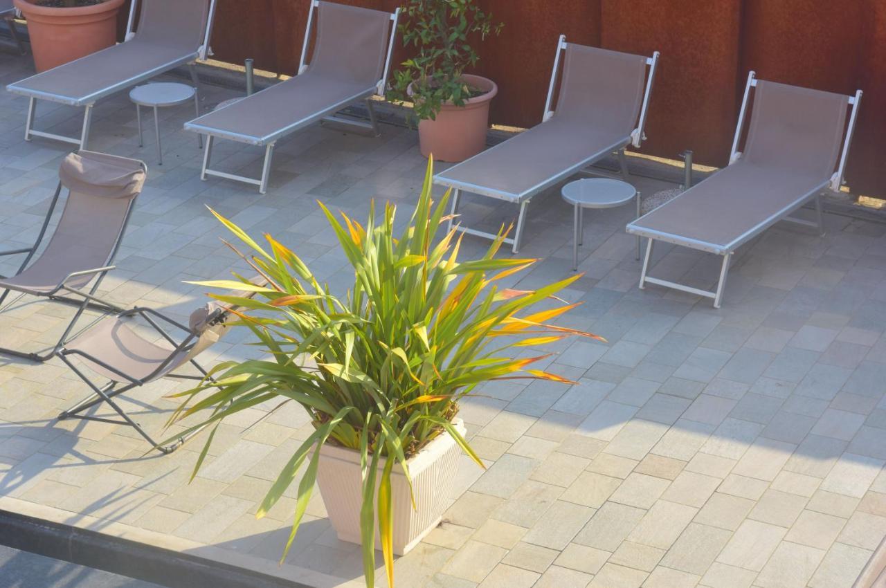 Hotel Virgilio Riva del Garda Esterno foto