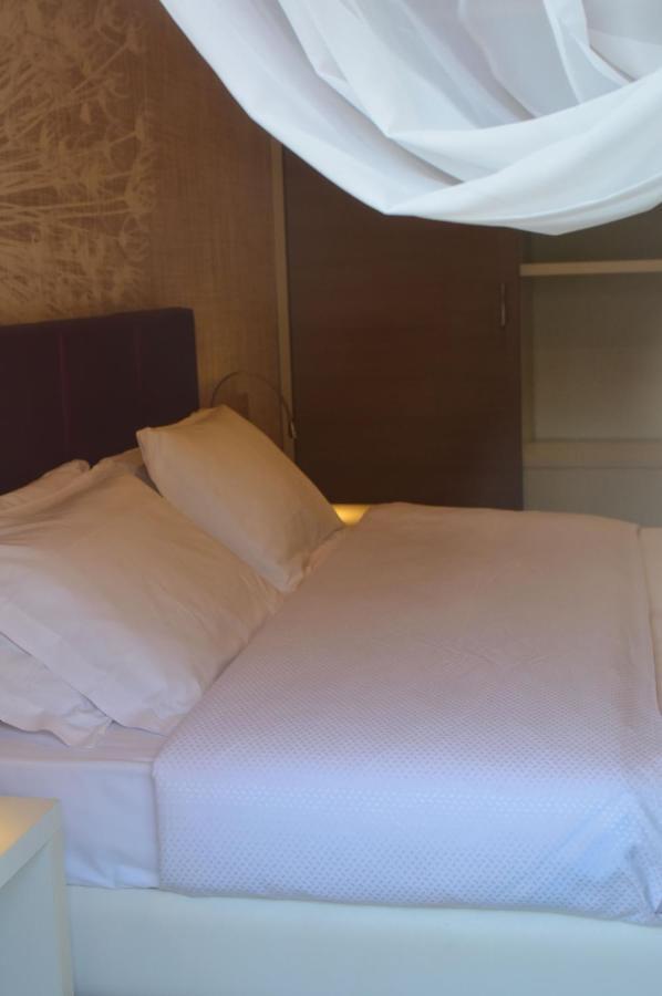 Hotel Virgilio Riva del Garda Esterno foto