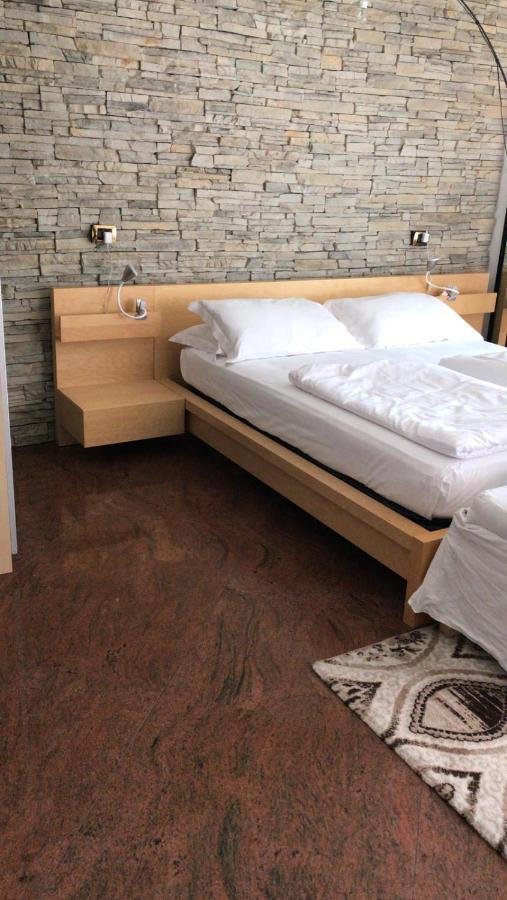 Hotel Virgilio Riva del Garda Esterno foto