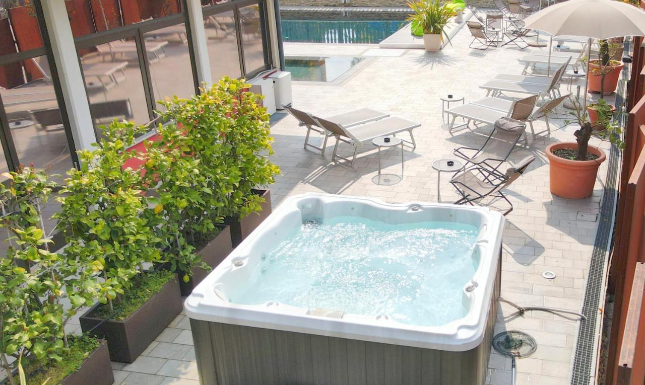 Hotel Virgilio Riva del Garda Esterno foto